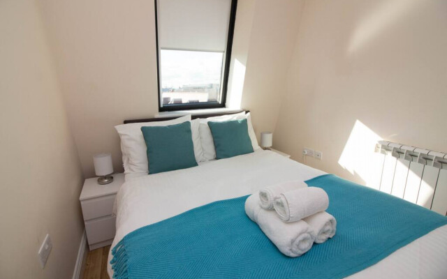 Stayzo Premiere Serviced Accommodation - 17