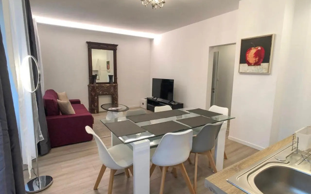 Deluxe Design - City Center Cosy Apartments