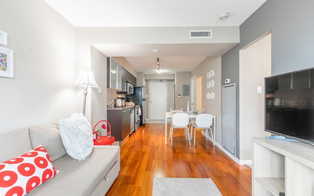 Stylish Suite in Downtown Toronto
