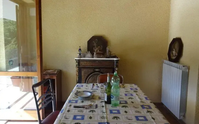 Country Terrace