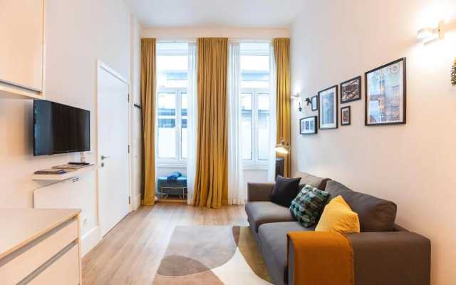 Elegant & Bright Flat by LovelyStay