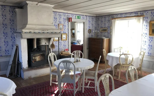Frägsta Hälsingegård Bed & Breakfast