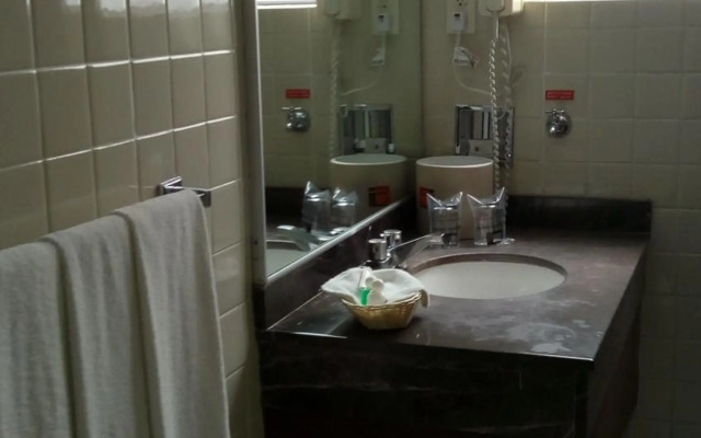 Segovia Regency Hotel