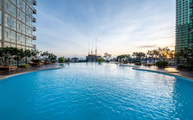 The Grand Jomtien by Favstay