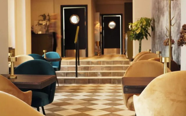 Hotel Pietryna