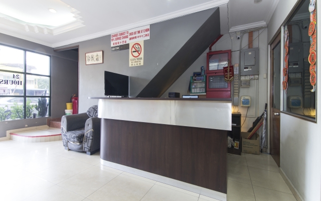 Super OYO 473 Comfort Hotel 2