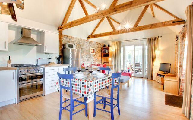 Traditional Holiday Home in Briston With Garden