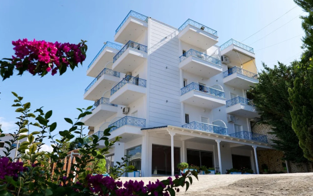 Lovely 2-bedroom Apartment in Saranda