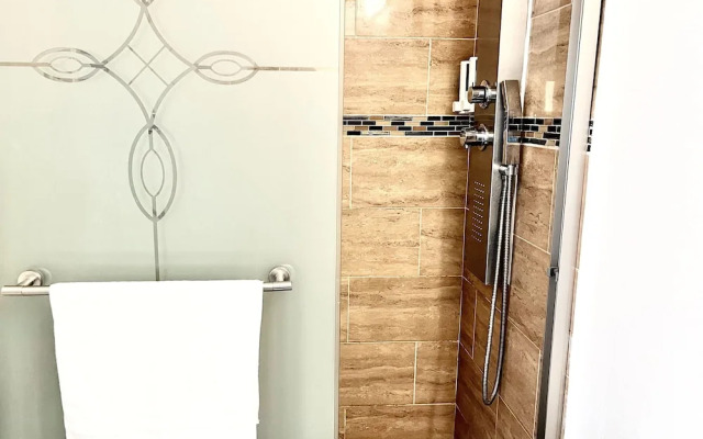 Stunning Marina Views Pool Kayak Island Tours