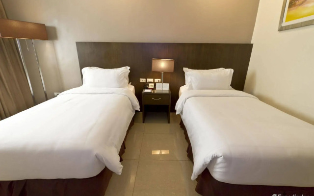 Mandarin Plaza Hotel