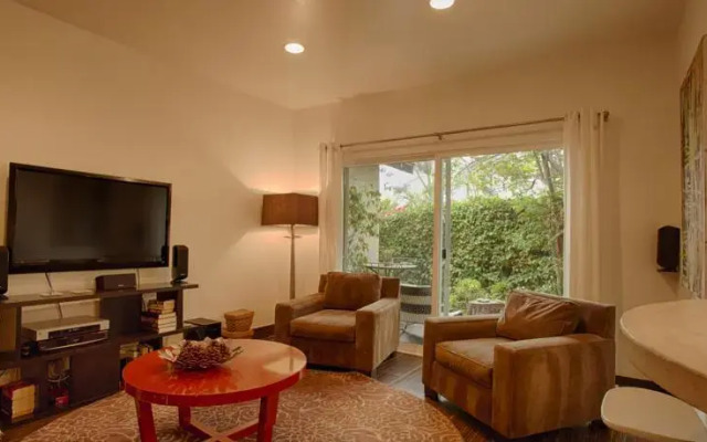 Brooks Suites