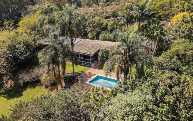 Arquitetura única na Granja Viana