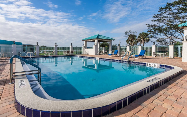 Days Inn By Wyndham Lake Okeechobee