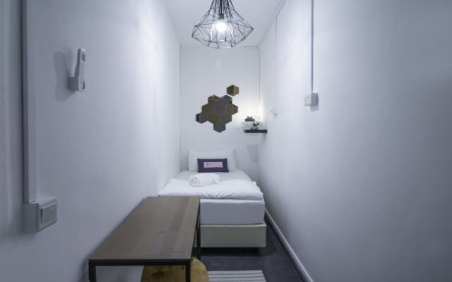 Bond Boutique Capsule Hotel at Bugis - Hostel