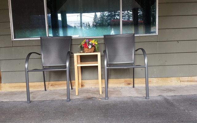 Holiday Motel & RV Resort