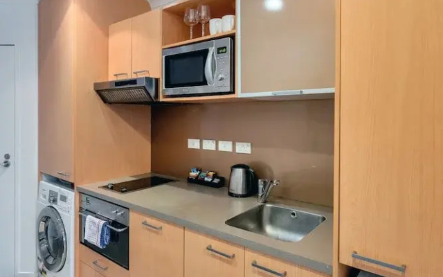 Cute and Central 15th Floor City Apartment