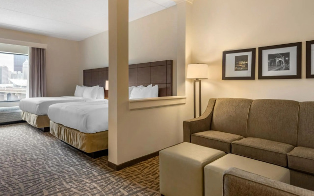 Comfort Inn & Suites Pittsburgh-Northshore