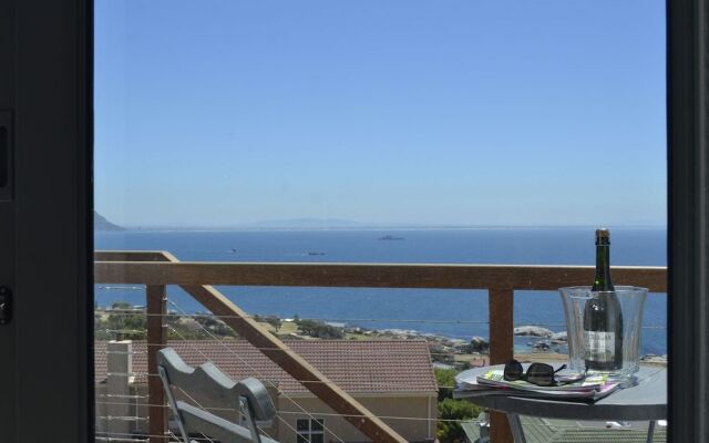 Oceans Drift Guest House - Adults Only