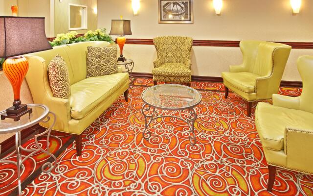 Holiday Inn Express & Suites West by IHG