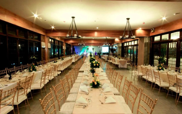 L'Fisher Hotel