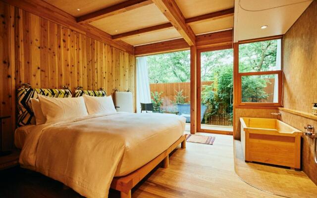 Shishi Iwa House