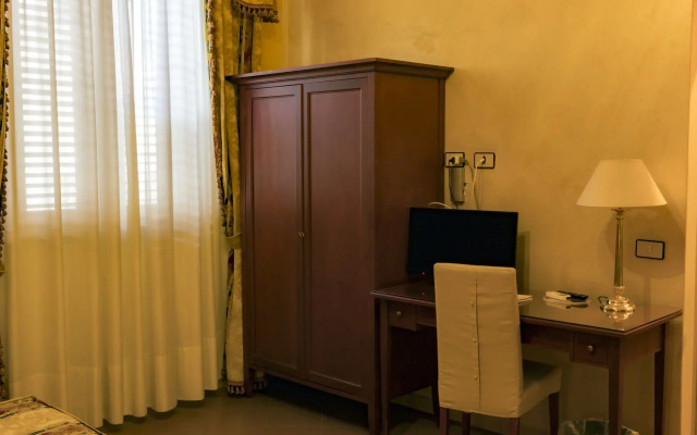 Hotel Joli