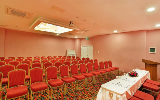 Mayi Hotel