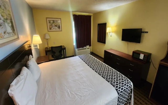 Capital O Fairway Inn - Baytown La Porte TX
