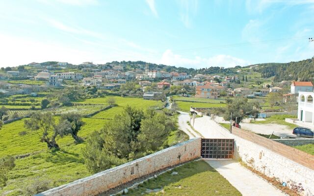 The Vivian - Luxury Stone Villa