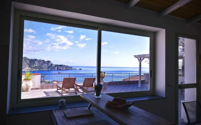 Panoramic Taormina Bay View