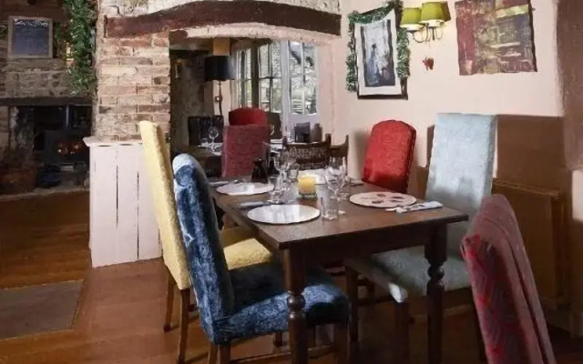 Greyhound Inn