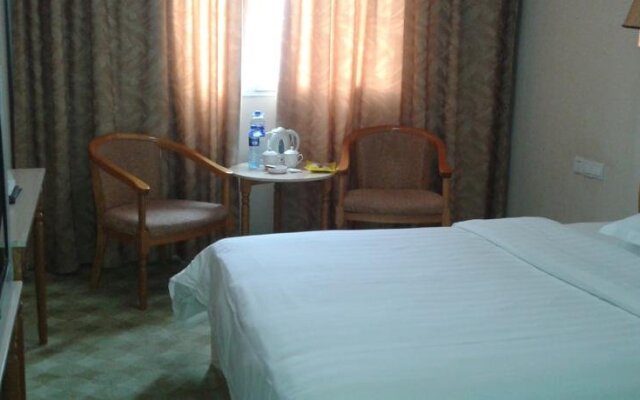 Super 8 Longyan Fa Zhan Plaza