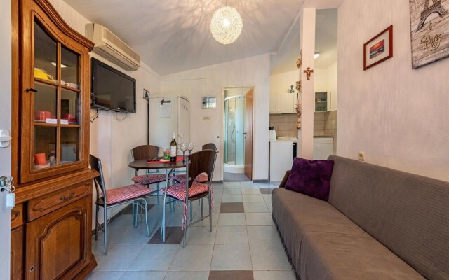 Nice Apartment in Vir With Wifi and 2 Bedrooms