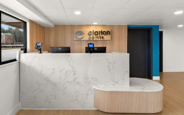 Clarion Pointe Kennesaw Town Center