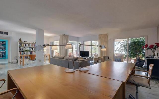 Apartment Boulevard 304