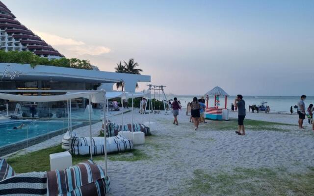 Veranda Residence Hua Hin 1BR Beachfront
