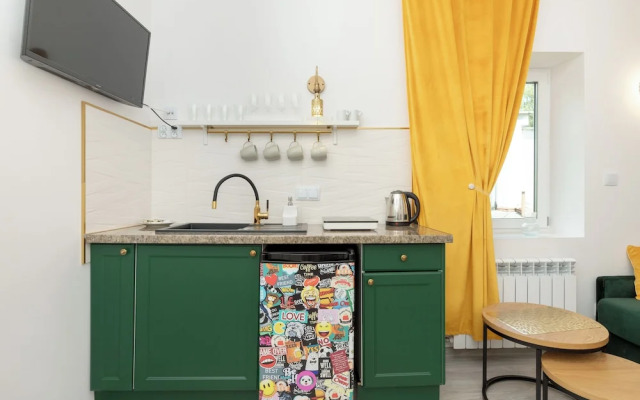 Studio 8 Minutes to the Beach by Renters