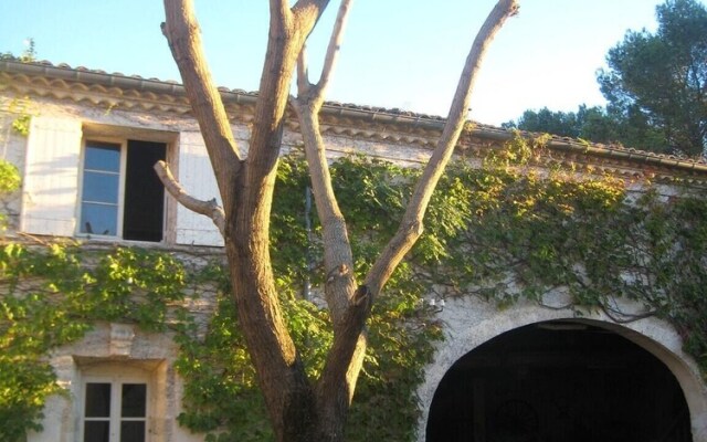 Apartment With 2 Bedrooms in Nages-et-solorgues, With Wifi