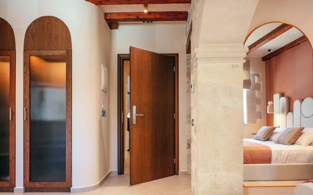 La Montre Luxury Boutique Suites