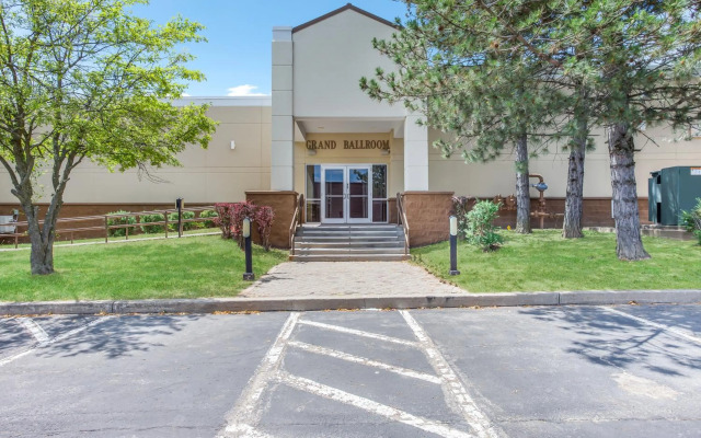 Burrstone Inn, Ascend Hotel Collection