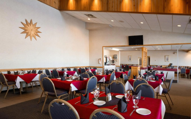 Northern Star Hotel & Convention Center