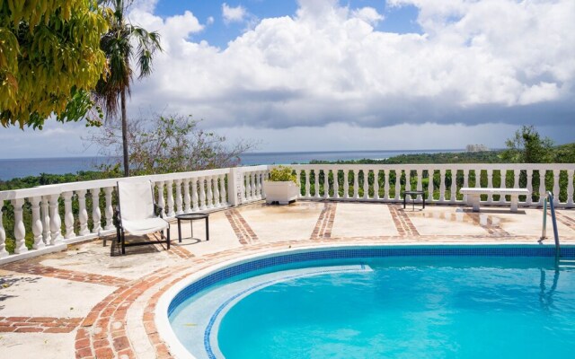 Amazing Family Retreat In Montego Bay! Enjoy A Private Pool And Breathtaking Views! 4 Bedroom Villa by Redawning