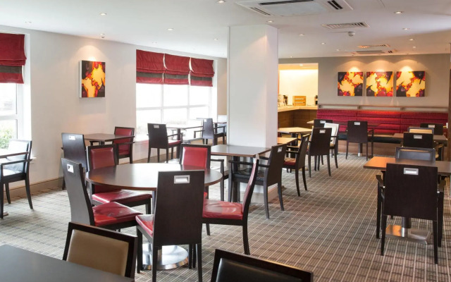 Holiday Inn Express Glasgow Airport by IHG
