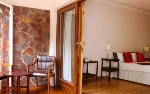 Thorn Tree Lodge