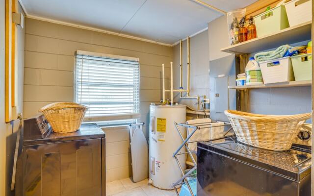 Modern Lakeland Vacation Rental: Patio & BBQ Grill