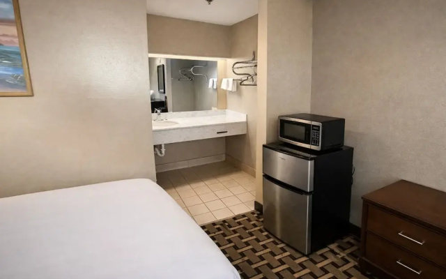 Springplace Inn & Suites