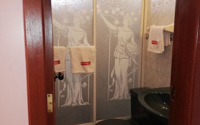 Water Palace Hostal