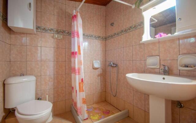 Doras Beach Bungalow B