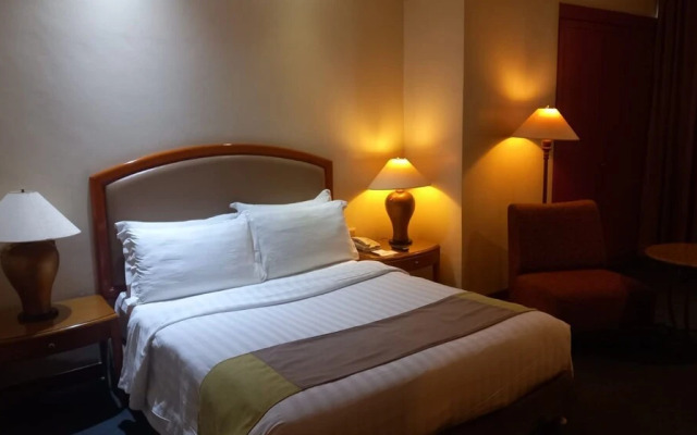 Capital O 914 Makati Palace Hotel