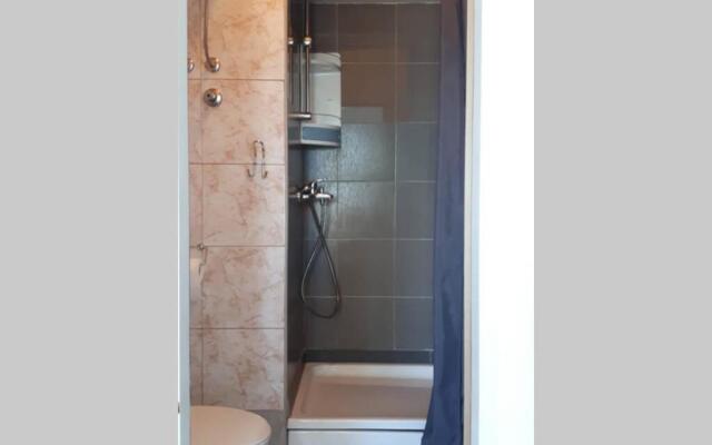 Palm tree studio, Podgora